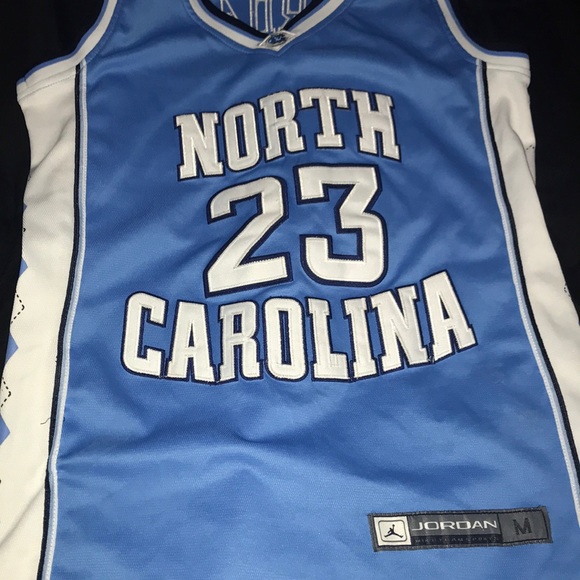 JORDAN 23 UNC HERSEY - Picture 1 of 4